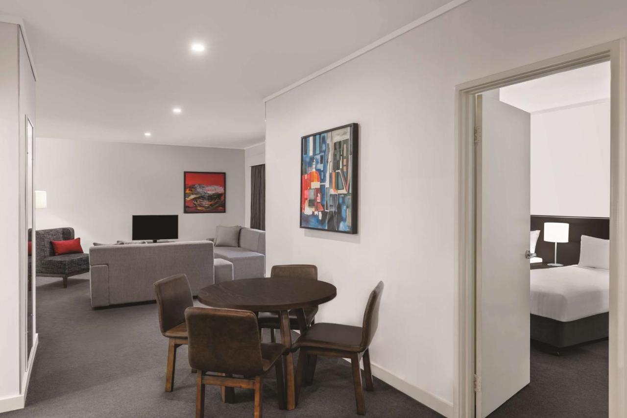 Adina Apartment Hotel Perth Barrack Plaza Exterior photo