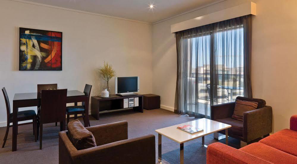 Adina Apartment Hotel Perth Barrack Plaza Exterior photo