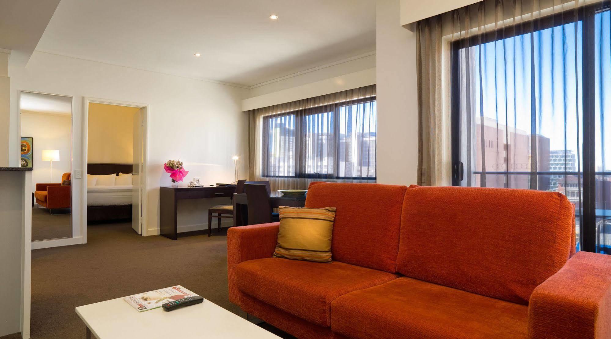 Adina Apartment Hotel Perth Barrack Plaza Exterior photo